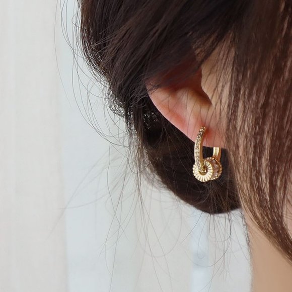 NEW 14K Gold Plated Diamond Huggie Hoop Earrings - Picture 2 of 9